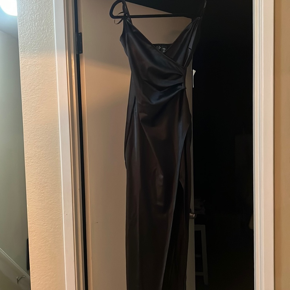 Windsor black satin long formal dress with slit xs